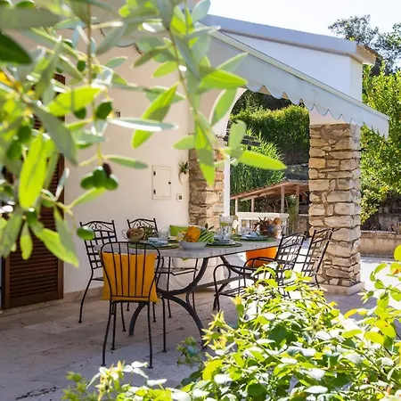 Villa Rocca 6 *