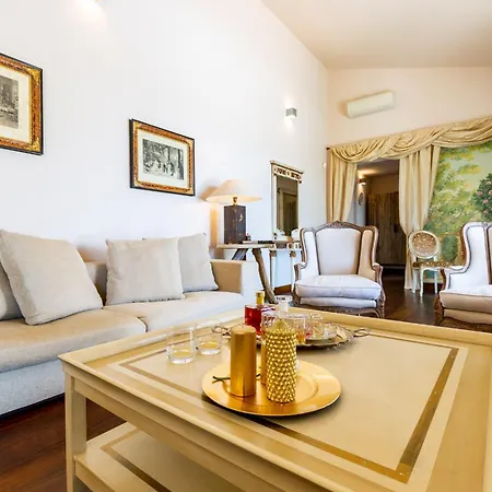 Rocca 6 Villa *